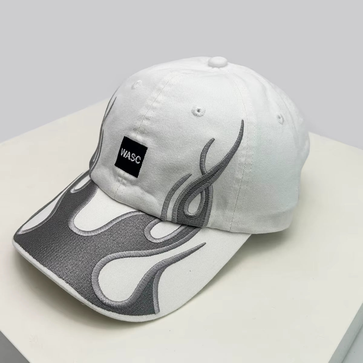 New Unisex Hip Hop Letter Flame Flag Baseball Hats Sunshade Personal Versatile Color Block Peaked Caps Niche Fashion Retro Ins